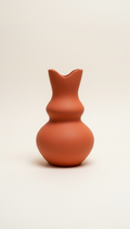 Sculptural vase in terracotta pop